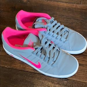 Nike Court Tradition Size 9